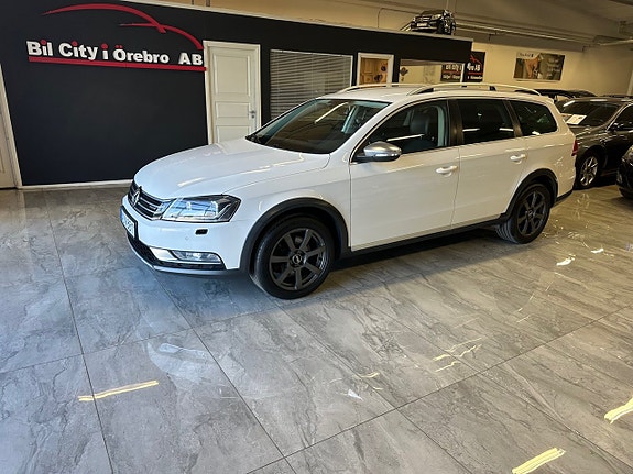 Volkswagen Passat Alltrack 3 of 5