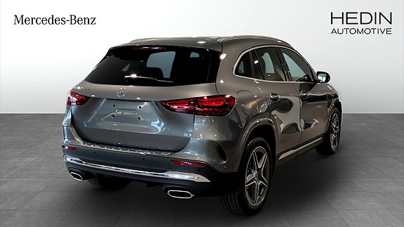 Mercedes-Benz GLA250 e 2 of 9