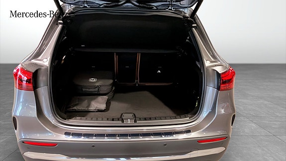 Mercedes-Benz GLA250 e 9 of 9