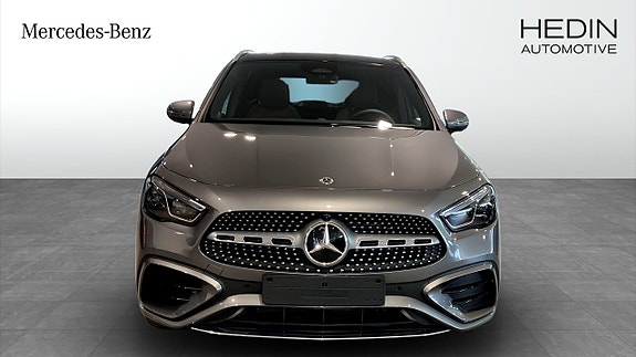 Mercedes-Benz GLA250 e 8 of 9