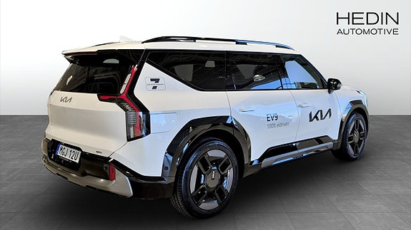 Kia EV9 2 of 5