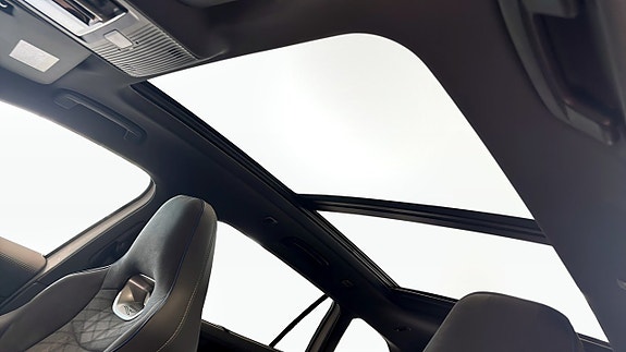 Volkswagen Passat 9 of 15