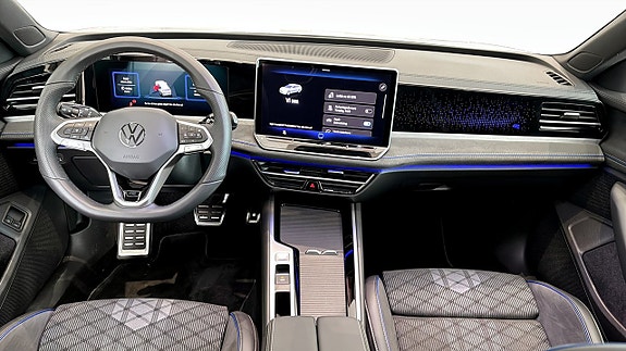 Volkswagen Passat 11 of 15