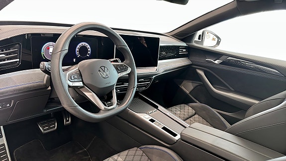 Volkswagen Passat 7 of 15