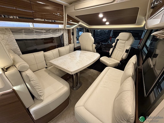 Eura Mobil INTEGRA 890 QB 3 of 9