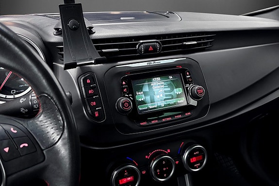 Alfa Romeo Giulietta 13 of 18