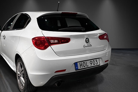 Alfa Romeo Giulietta 6 of 18