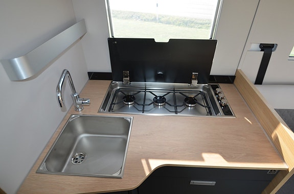 Adria Coral 670 DL 60Y - Fiat MultiJet3 140HP (103kW) HD 35L 9 of 17