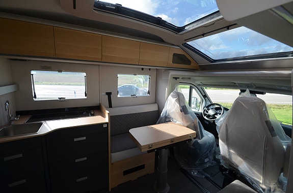 Adria Coral 670 DL 60Y - Fiat MultiJet3 140HP (103kW) HD 35L 6 of 17