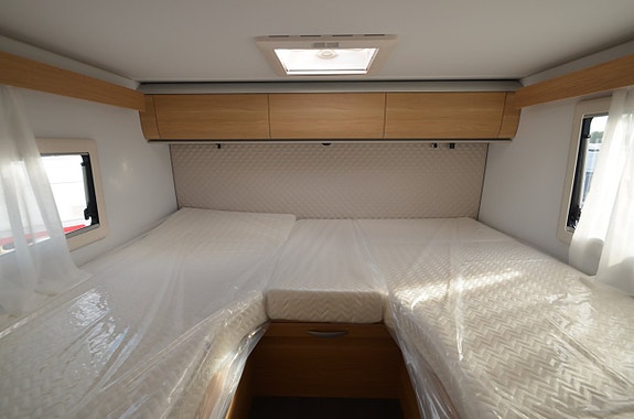 Adria Coral 670 DL 60Y - Fiat MultiJet3 140HP (103kW) HD 35L 14 of 17