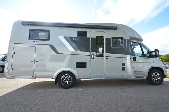 Adria Coral 670 DL 60Y - Fiat MultiJet3 140HP (103kW) HD 35L 3 of 17
