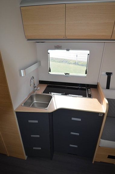 Adria Coral 670 DL 60Y - Fiat MultiJet3 140HP (103kW) HD 35L 8 of 17