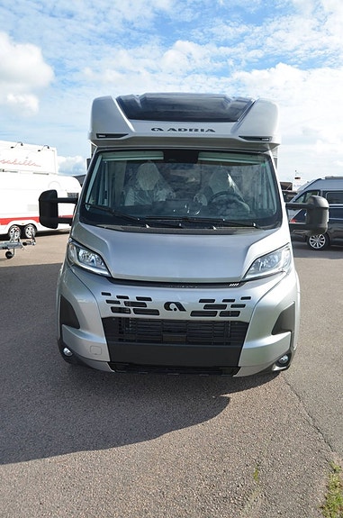 Adria Coral 670 DL 60Y - Fiat MultiJet3 140HP (103kW) HD 35L 2 of 17