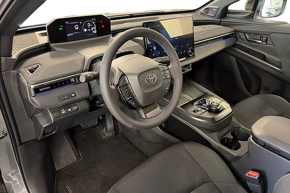 Toyota C-HR+ 12 of 18