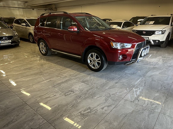Mitsubishi Outlander 2 of 5