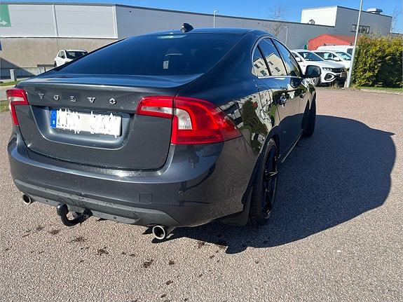 Volvo S60 5 of 5