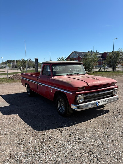 Chevrolet Regular Cab 4 of 7