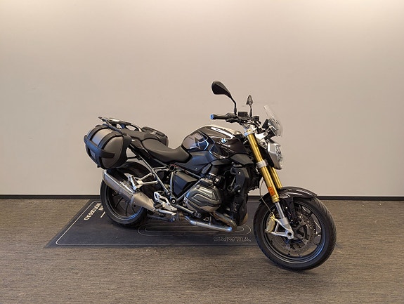 BMW R1200R 2 of 5