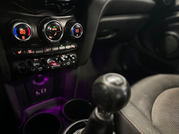 MINI Cooper 13 of 14