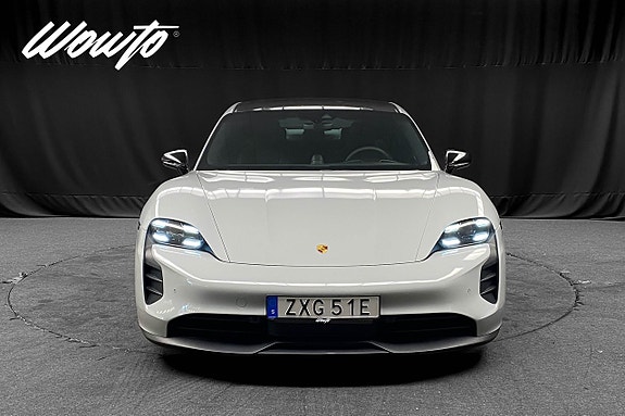Porsche Taycan 4S 2 of 5