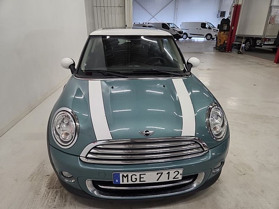 MINI Cooper 2 of 5