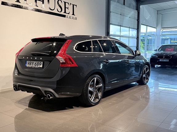 Volvo V60 4 of 17