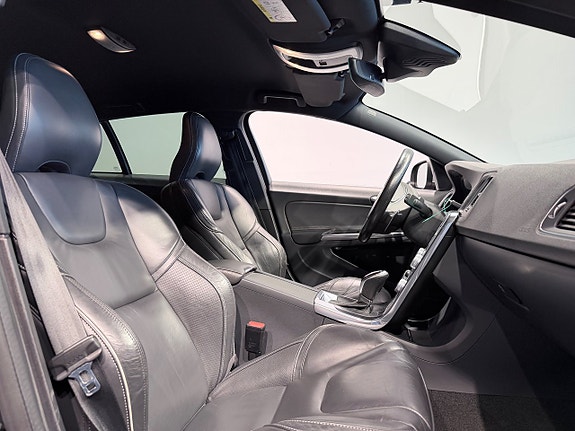 Volvo V60 12 of 17