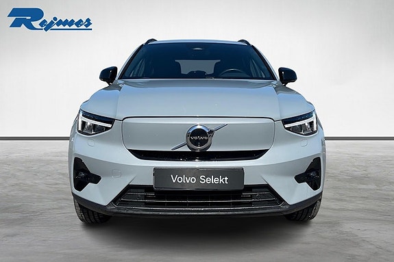 Volvo EX40 2 of 5