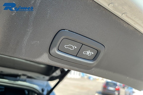 Volvo EX40 17 of 26