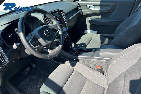 Volvo EX40 6 of 26