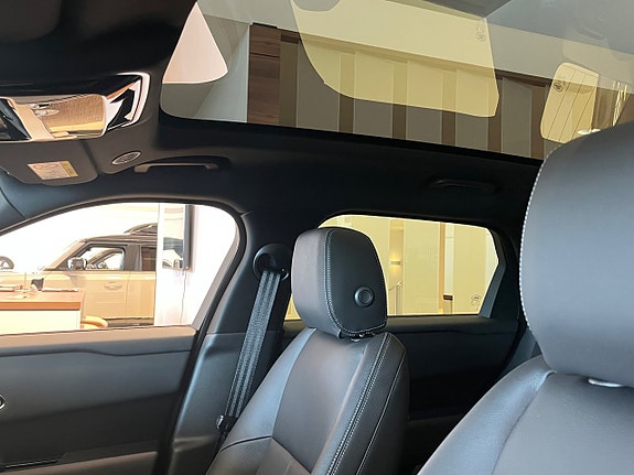 Land Rover Range Rover Velar 5 of 5