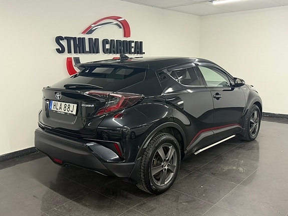 Toyota C-HR 5 of 5