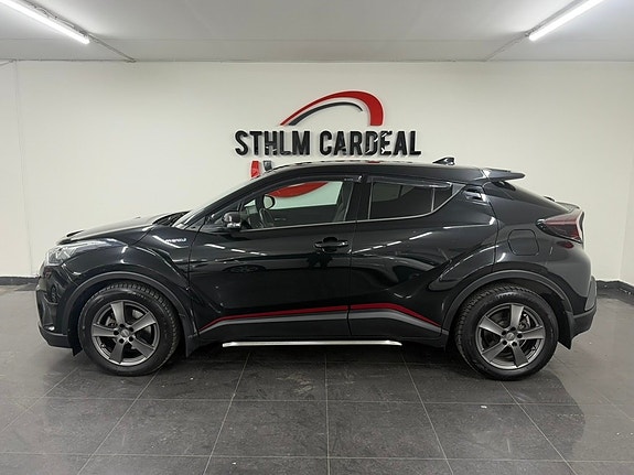 Toyota C-HR 3 of 5
