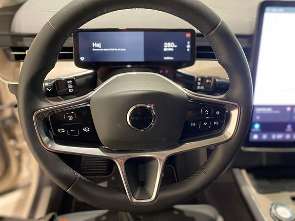 Volvo EX90 21 of 26