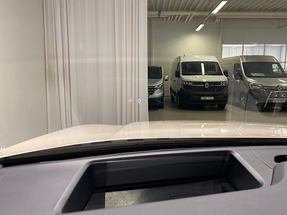 Volvo EX90 23 of 26