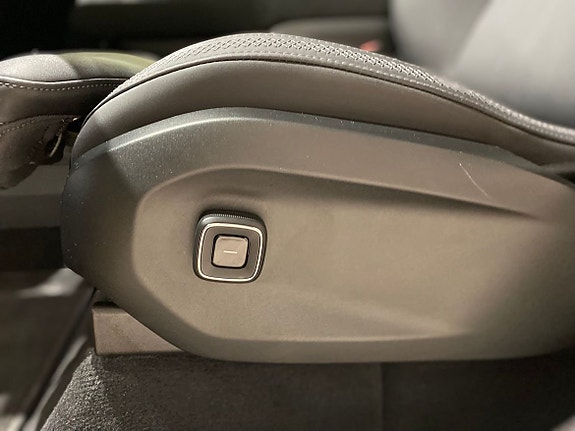 Volvo EX90 20 of 26