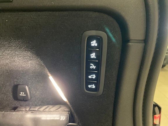 Volvo EX90 15 of 26