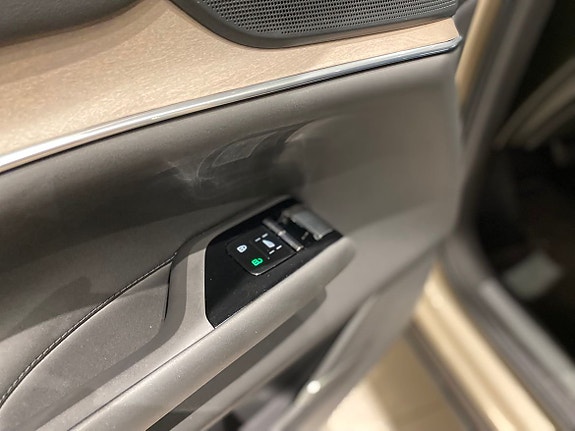 Volvo EX90 19 of 26