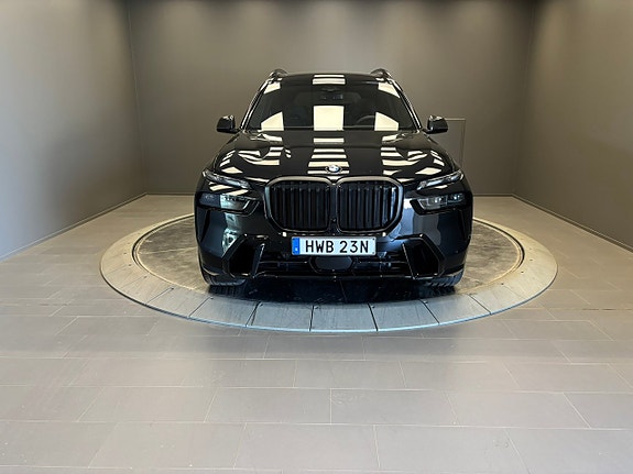 BMW X7 8 of 28