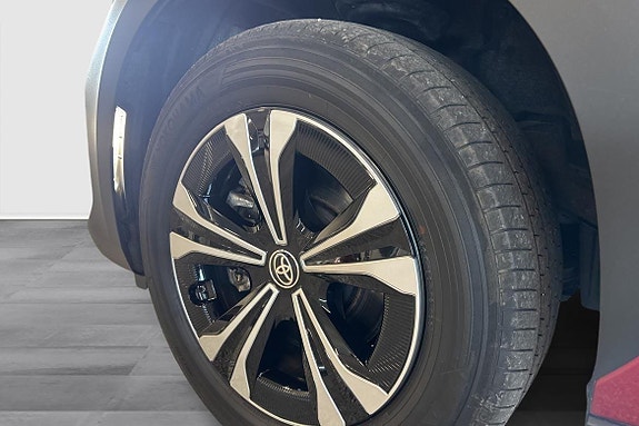 Toyota bZ4X 12 of 14