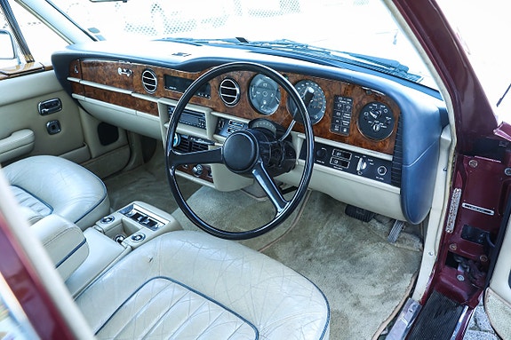 Rolls Royce Silver Spirit 4 of 5