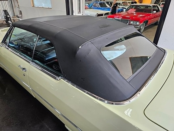 Cadillac Deville 14 of 15