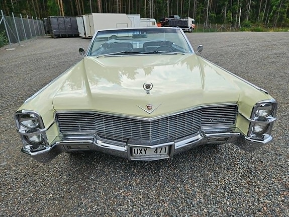 Cadillac Deville 2 of 15