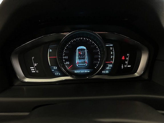 Volvo XC70 16 of 30