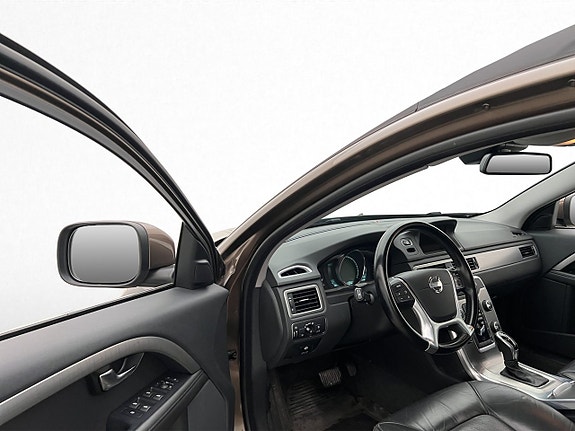 Volvo XC70 11 of 30