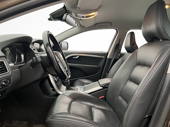 Volvo XC70 12 of 30