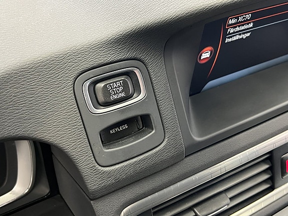 Volvo XC70 18 of 30