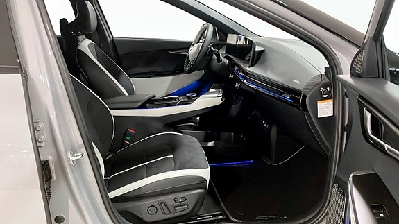 Kia EV6 3 of 7
