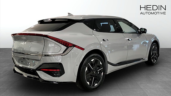Kia EV6 2 of 7