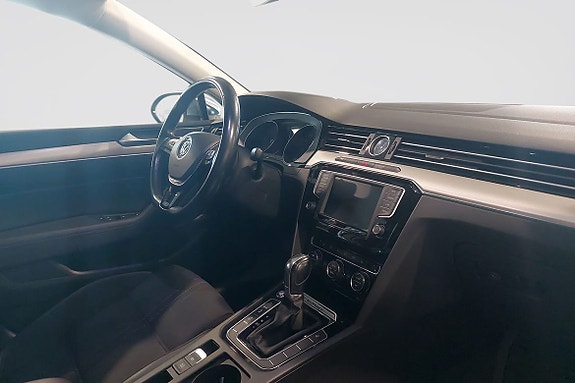 Volkswagen Passat Alltrack 9 of 10
